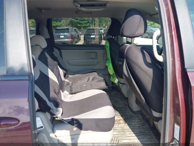 2018 KIA SEDONA LX 8