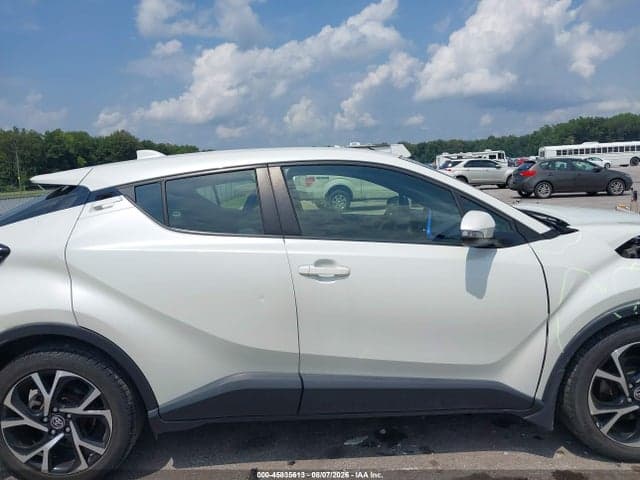 2021 TOYOTA C-HR XLE 14