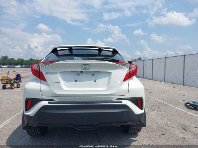 2021 TOYOTA C-HR XLE 17
