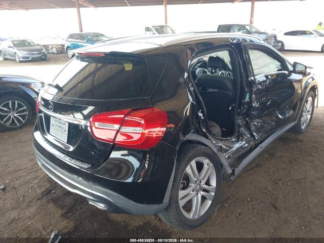 2017 MERCEDES-BENZ GLA 250 4