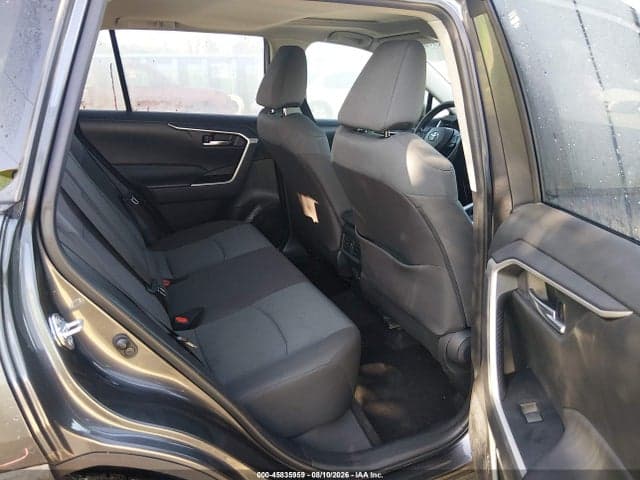 2025 TOYOTA RAV4 XLE 8