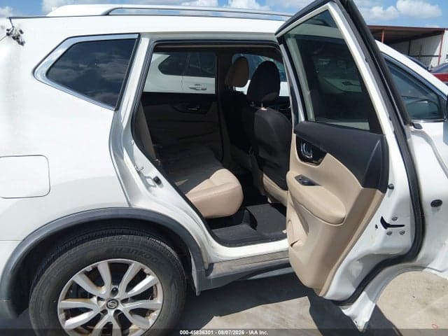 2017 NISSAN ROGUE SV 8