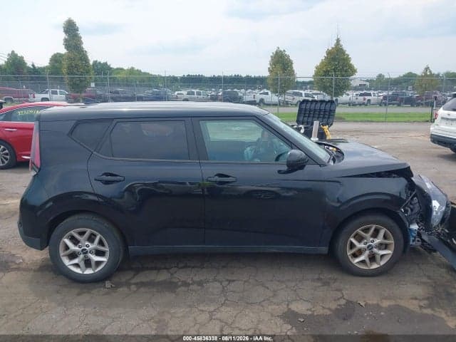 2023 KIA SOUL S 13