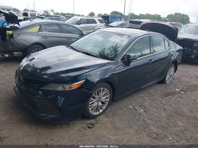 2018 TOYOTA CAMRY XLE V6 2