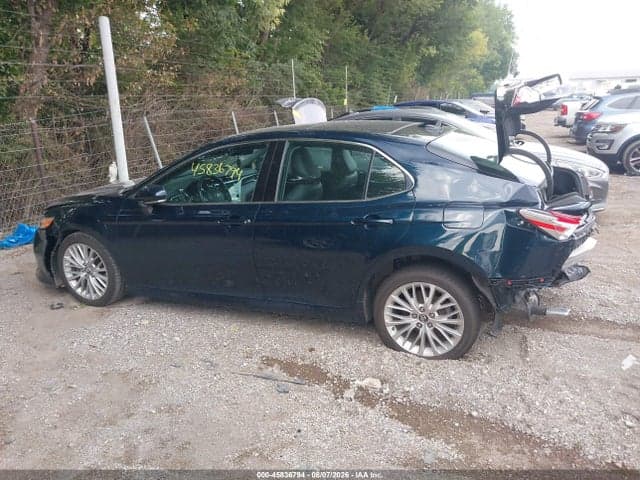 2018 TOYOTA CAMRY XLE V6 14