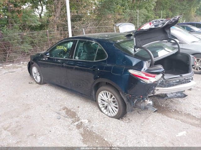 2018 TOYOTA CAMRY XLE V6 3