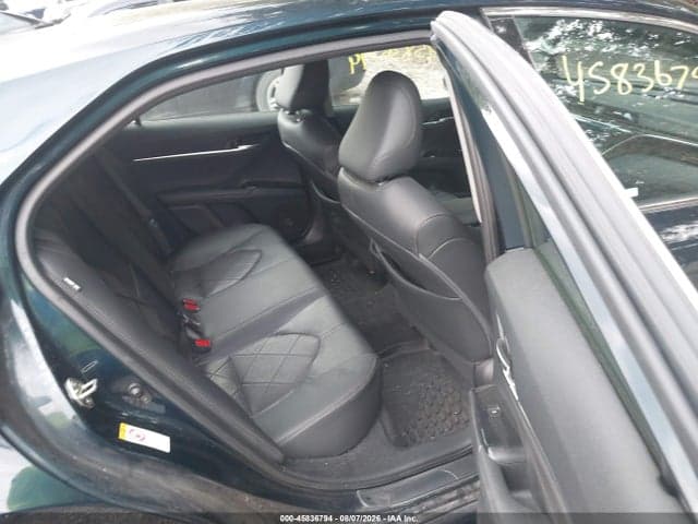 2018 TOYOTA CAMRY XLE V6 8
