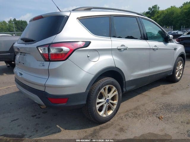 2017 FORD ESCAPE SE 4