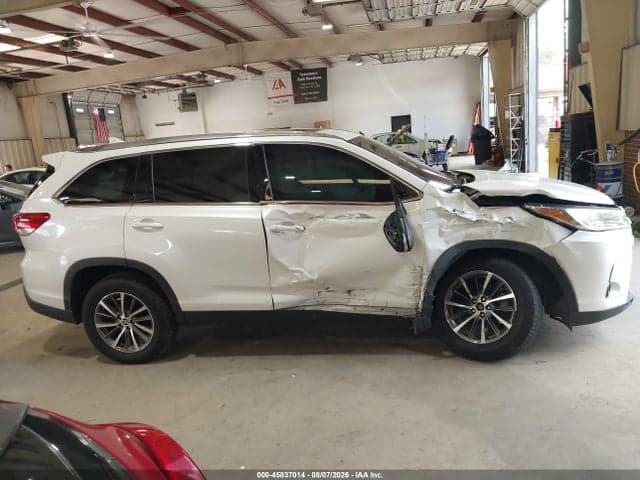 2019 TOYOTA HIGHLANDER XLE 13