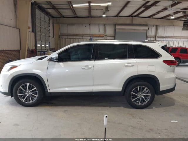 2019 TOYOTA HIGHLANDER XLE 14