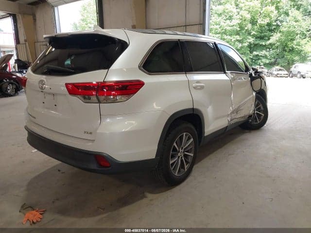 2019 TOYOTA HIGHLANDER XLE 4