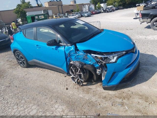 2019 TOYOTA C-HR XLE - 1