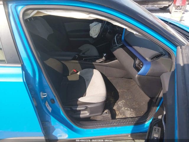 2019 TOYOTA C-HR XLE 5