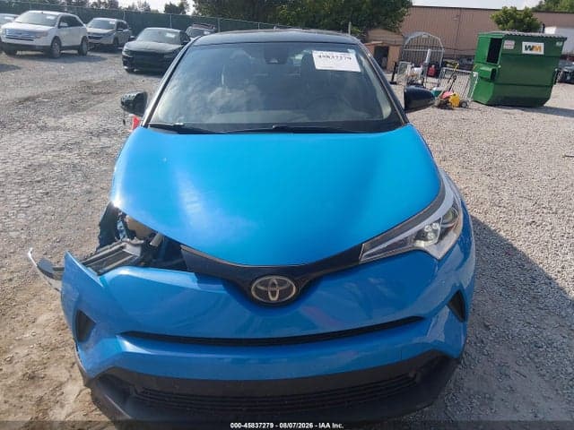 2019 TOYOTA C-HR XLE 6