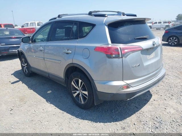 2018 TOYOTA RAV4 XLE 3