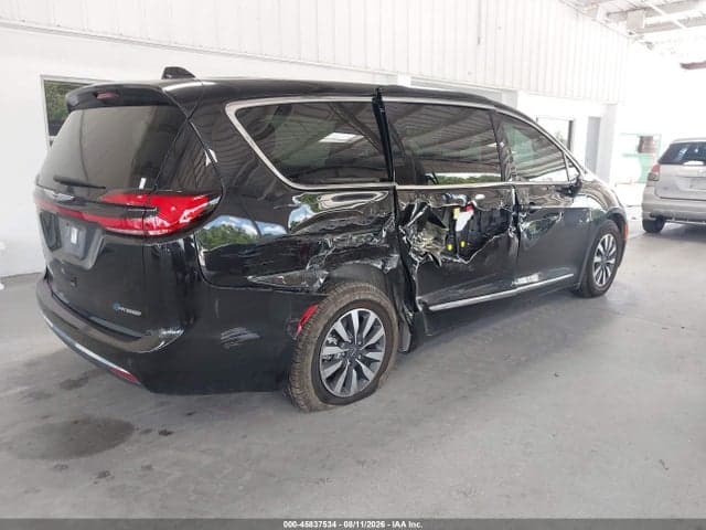 2022 CHRYSLER PACIFICA HYBRID LIMITED 4