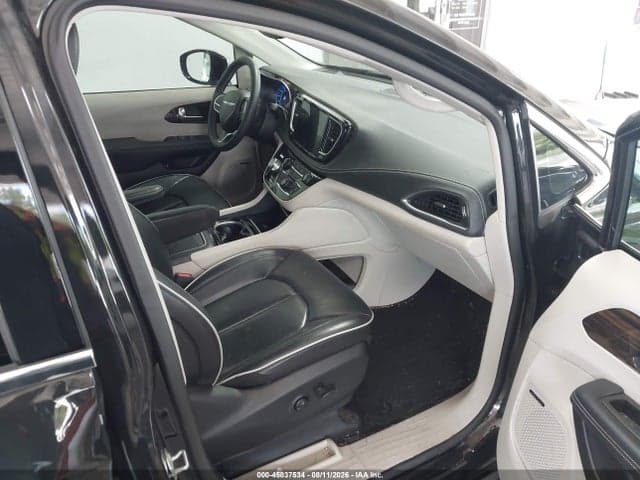 2022 CHRYSLER PACIFICA HYBRID LIMITED 5