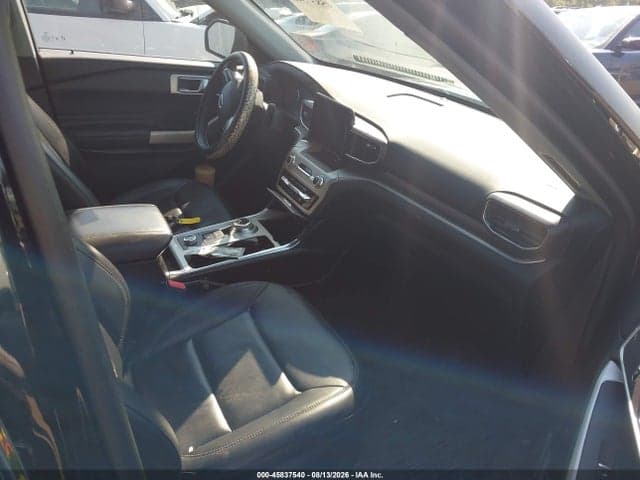 2022 FORD EXPLORER XLT 5
