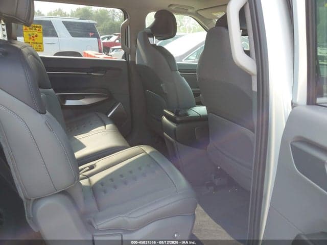 2026 KIA EV9 WIND 8