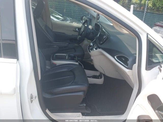 2024 CHRYSLER PACIFICA TOURING L 5