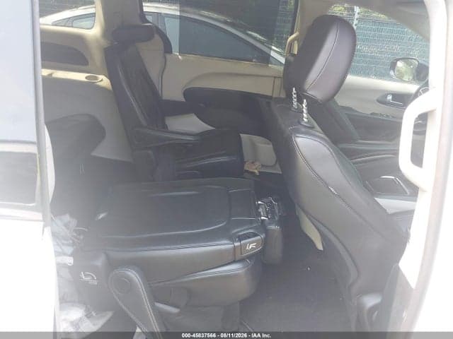 2024 CHRYSLER PACIFICA TOURING L 8