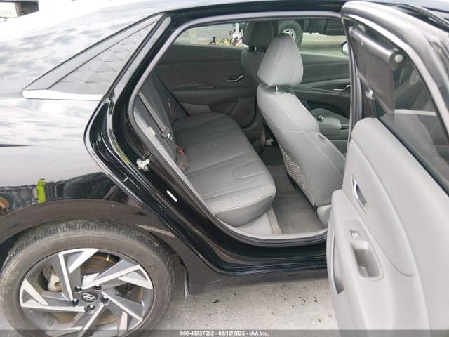 2024 HYUNDAI ELANTRA SEL 8