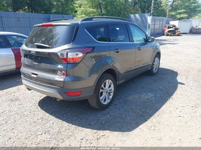 2017 FORD ESCAPE SE 4