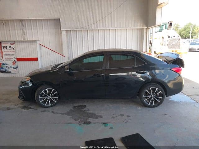 2017 TOYOTA COROLLA SE 14