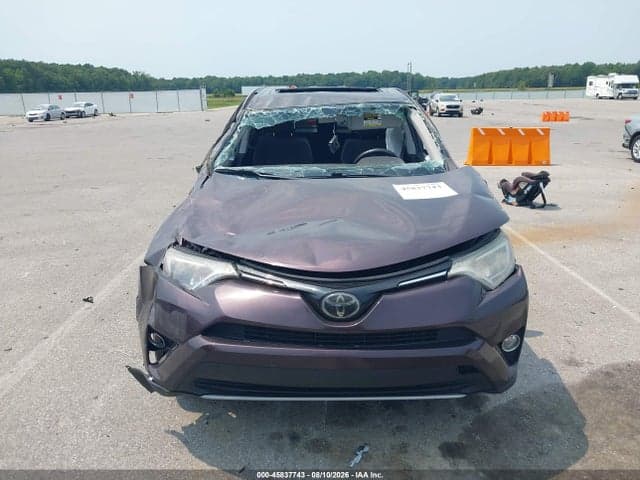 2018 TOYOTA RAV4 XLE 11