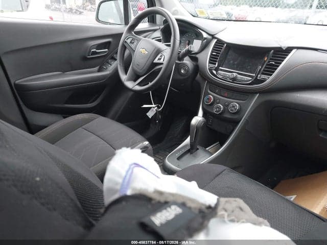 2020 CHEVROLET TRAX AWD LT 5