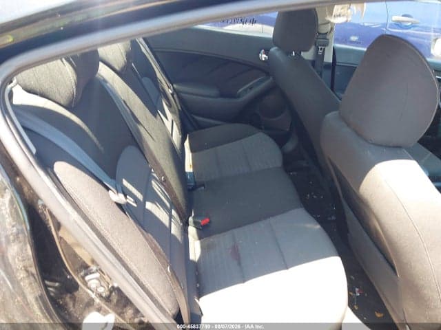 2017 KIA FORTE S 8