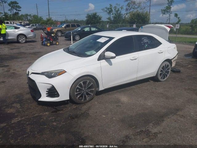 2017 TOYOTA COROLLA SE 2