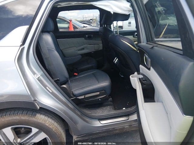 2023 KIA SORENTO 8