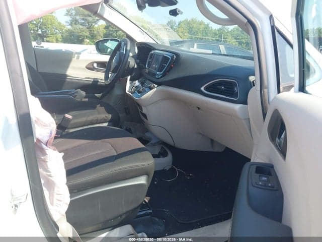 2023 CHRYSLER VOYAGER LX 5