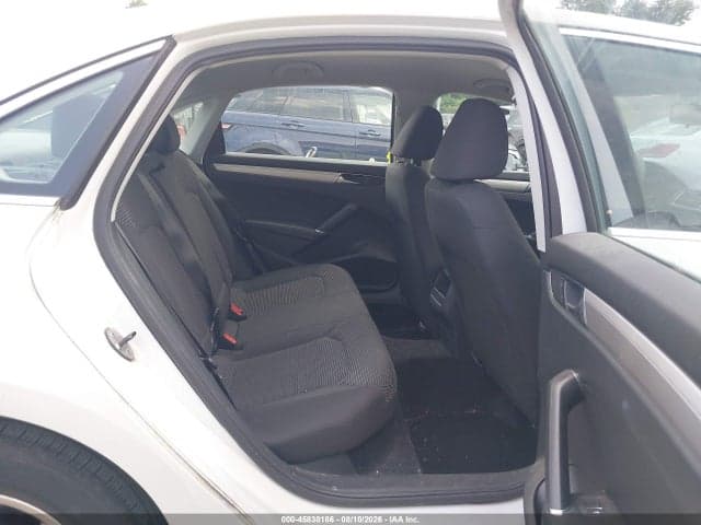 2017 VOLKSWAGEN PASSAT 1.8T S 8