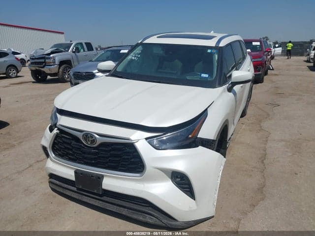 2021 TOYOTA HIGHLANDER XLE 2