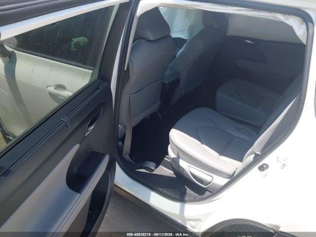 2021 TOYOTA HIGHLANDER XLE 8