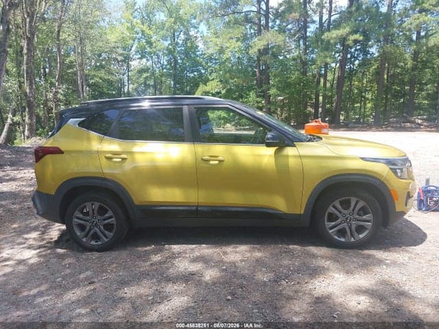 2021 KIA SELTOS S 13