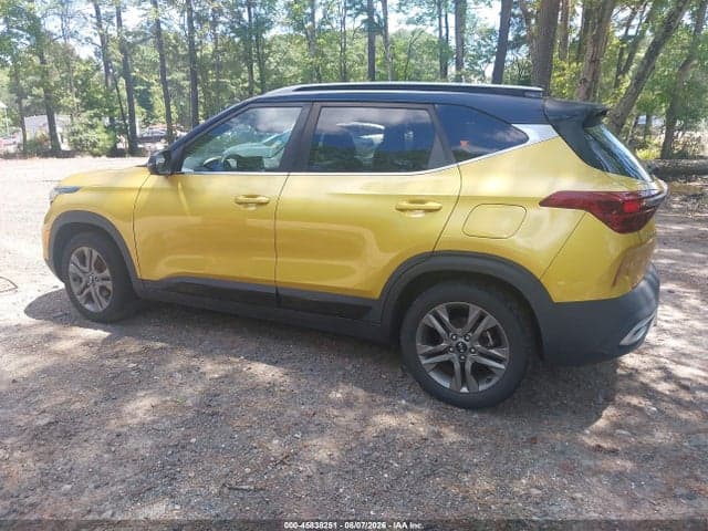 2021 KIA SELTOS S 3