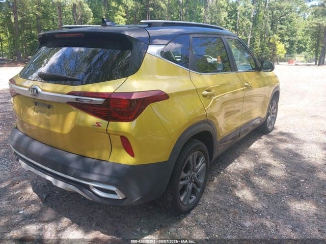 2021 KIA SELTOS S 4