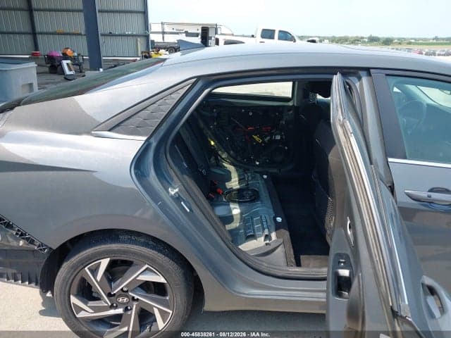 2024 HYUNDAI ELANTRA SEL 8