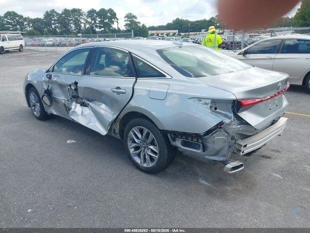 2019 TOYOTA AVALON XLE 3