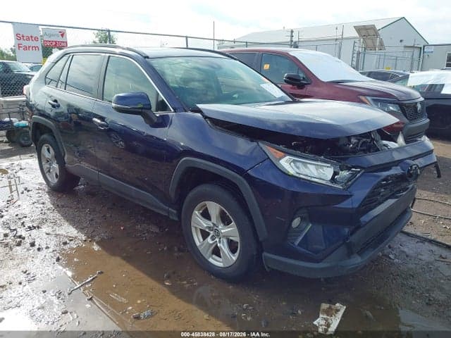 2019 TOYOTA RAV4 XLE 1