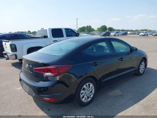 2020 HYUNDAI ELANTRA SE 4