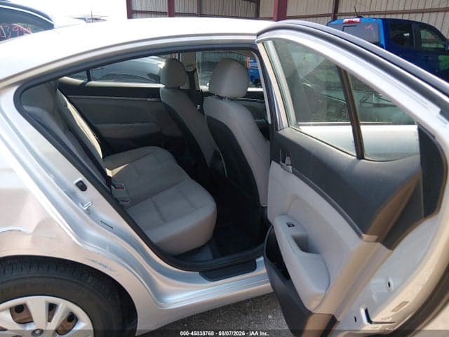 2017 HYUNDAI ELANTRA SE 8