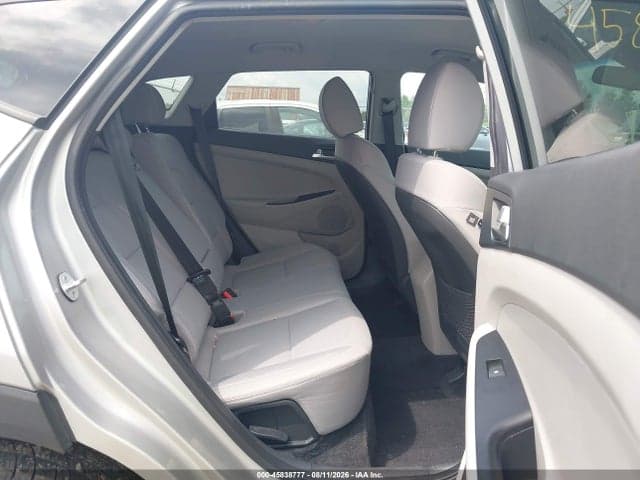 2020 HYUNDAI TUCSON SE 8