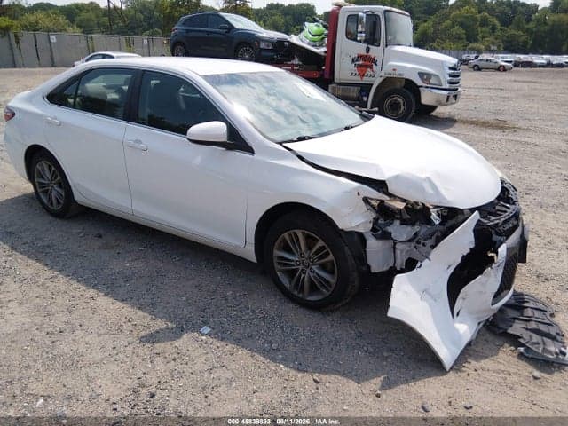 2017 TOYOTA CAMRY SE 1