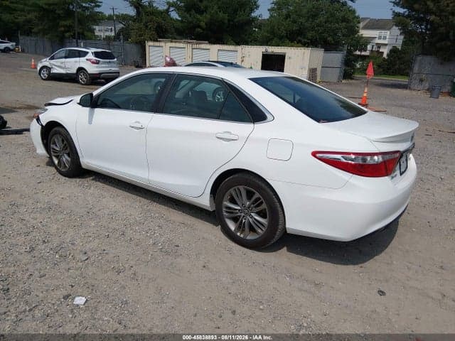 2017 TOYOTA CAMRY SE 3