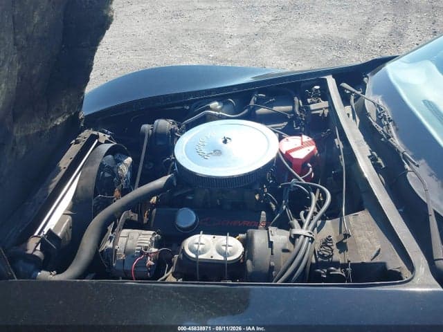 1977 CHEVROLET CORVETTE 10