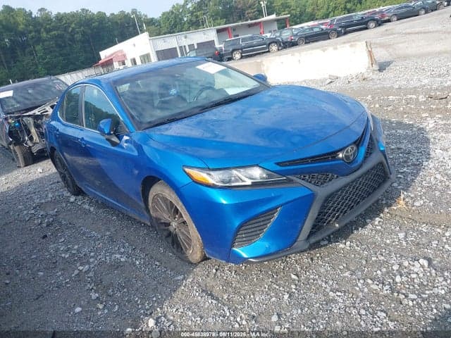 2019 TOYOTA CAMRY SE 1